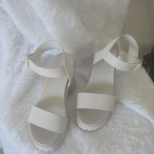 MIA Gray Sandals Modern Minimalist‎ Design